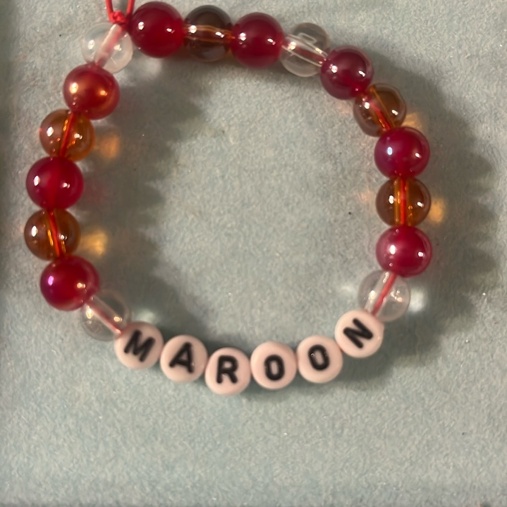Taylor Swift “Maroon” Friendship Bracelet